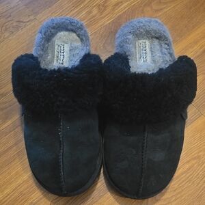 WELL WORN Black and Gray Cozy Fur Slippers